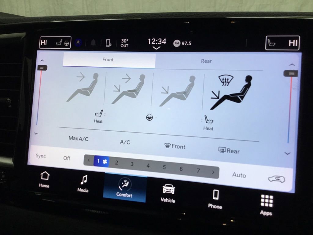 Used 2023 Chrysler Pacifica Touring-L image 26