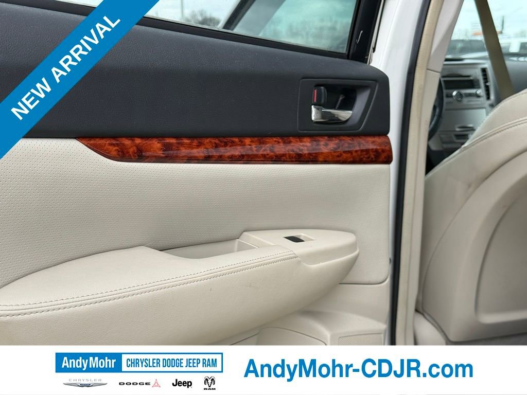 Used 2011 Subaru Outback 2.5i Limited image 21