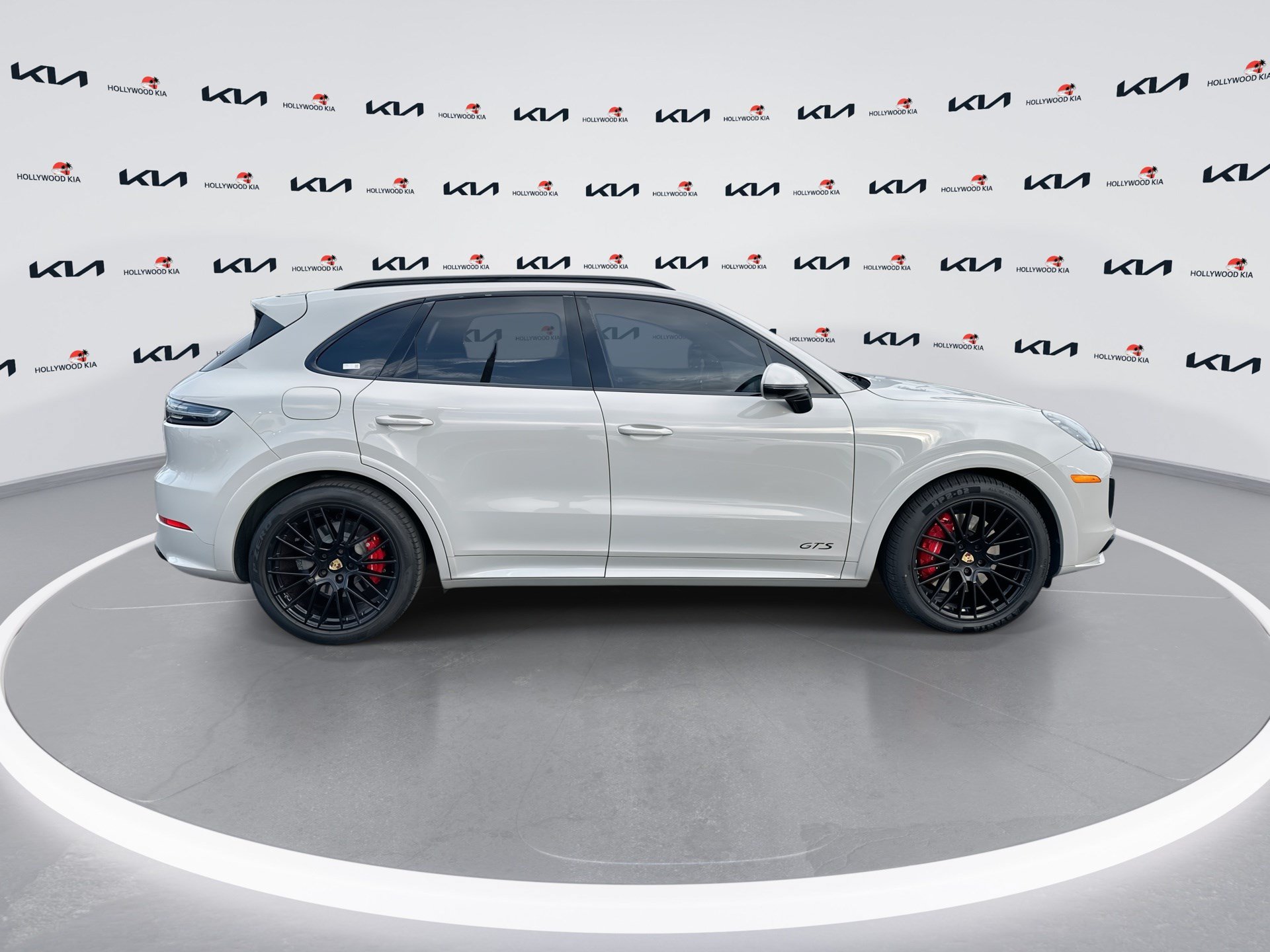 Used 2021 Porsche Cayenne GTS AWD/4WD image 9