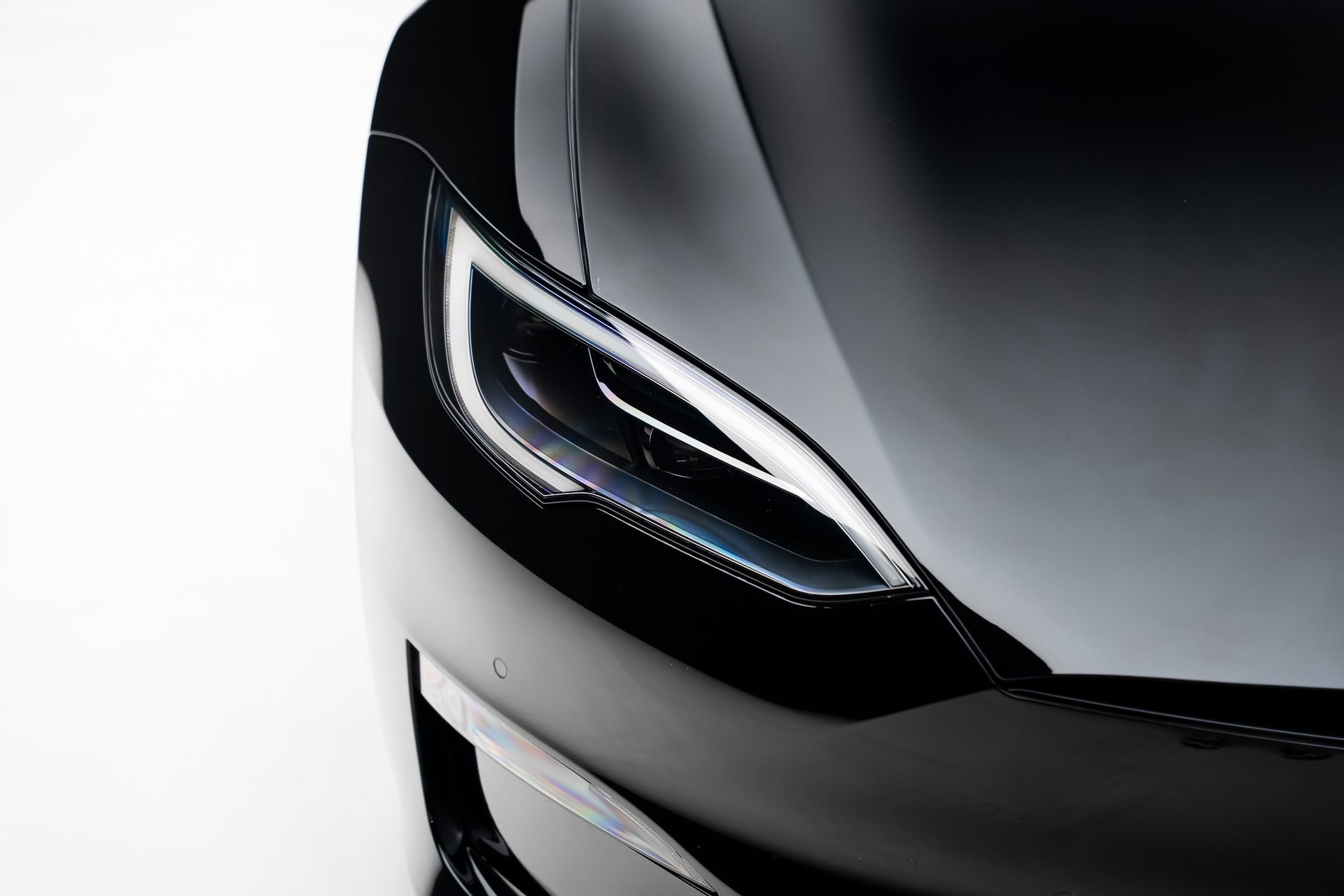 Used 2022 Tesla Model S Plaid image 12