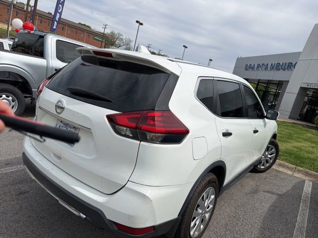 Used 2018 Nissan Rogue S image 17