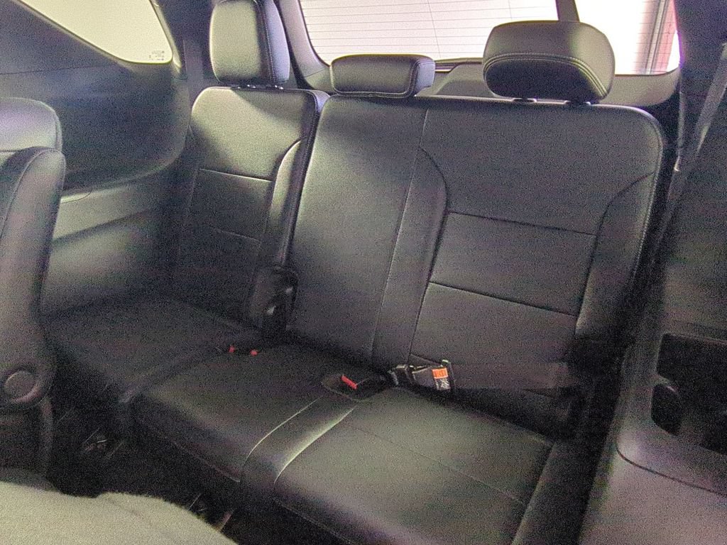 Used 2026 Chevrolet Traverse LT FWD image 16