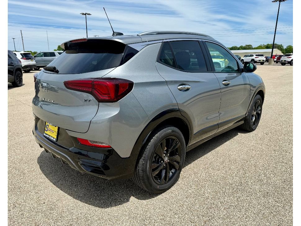 Used 2024 Buick Encore GX Sport Touring image 4