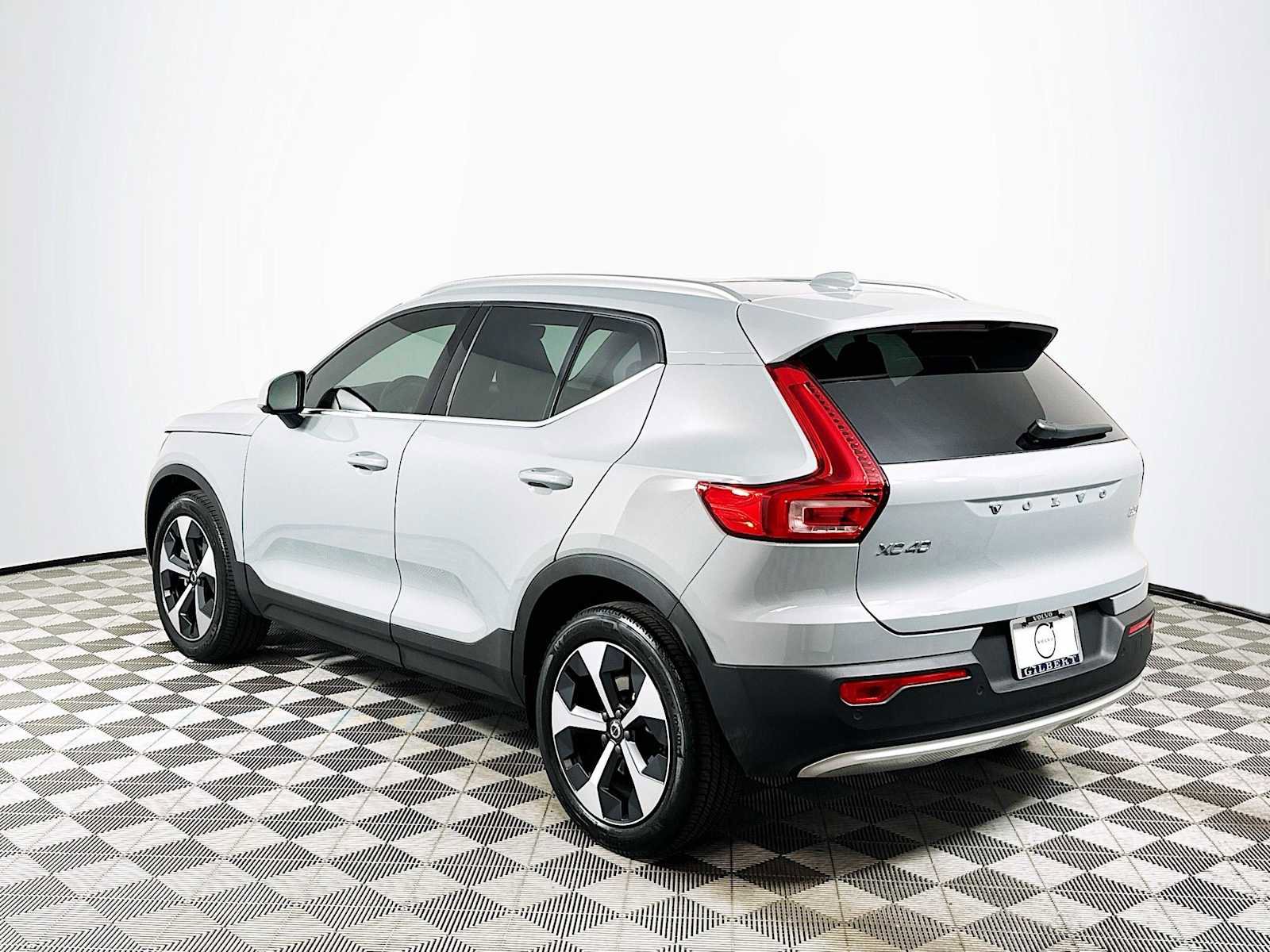 Used 2025 Volvo XC40 B5 Core w/ Protection Package Premier image 5