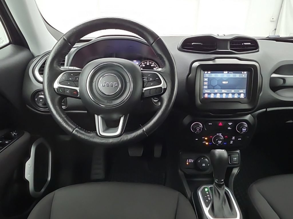 Used 2021 Jeep Renegade Latitude w/ Convenience Group AWD/4WD image 17