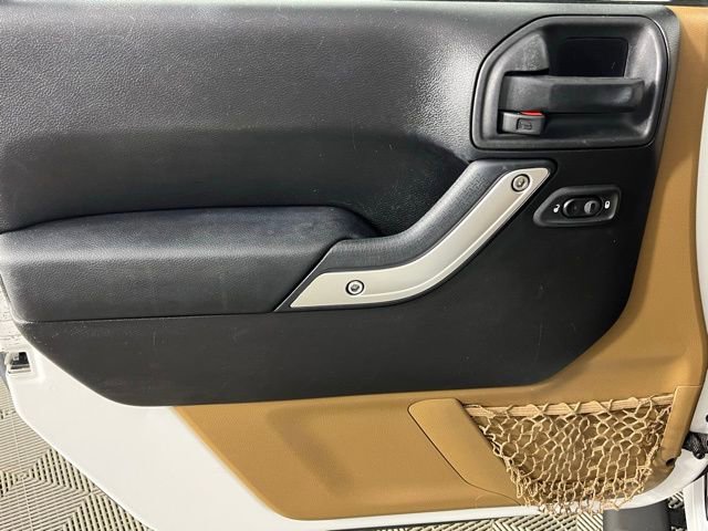 Used 2015 Jeep Wrangler Unlimited Rubicon w/ Dual Top Group image 19