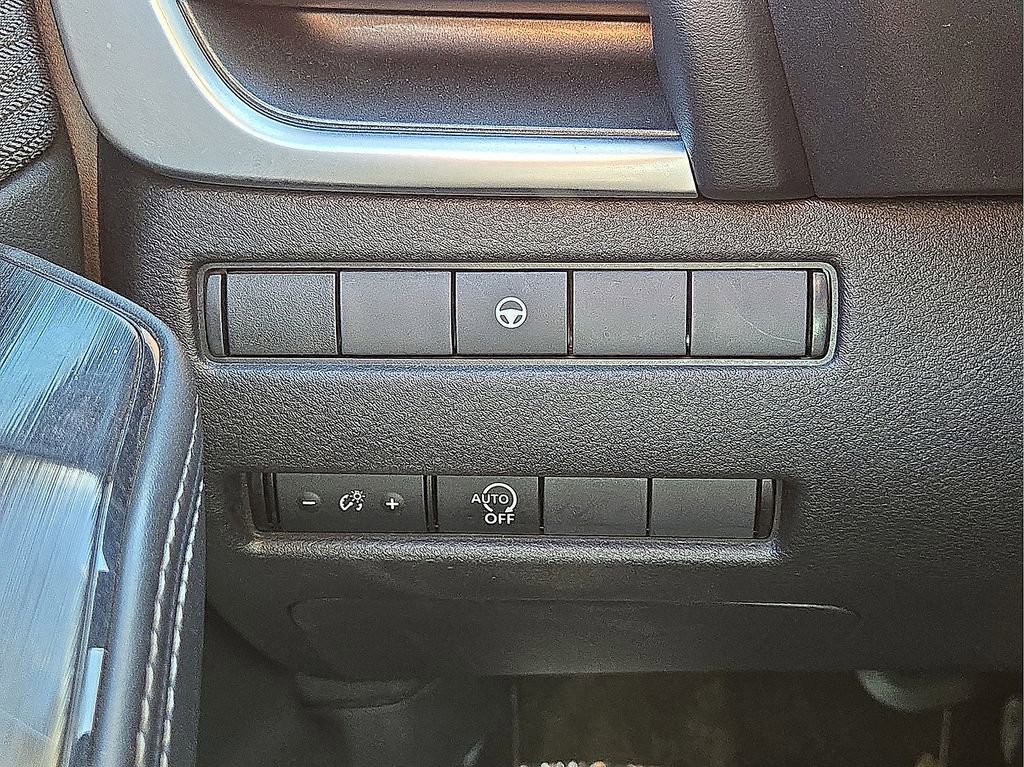 Used 2023 Nissan Rogue SV image 24