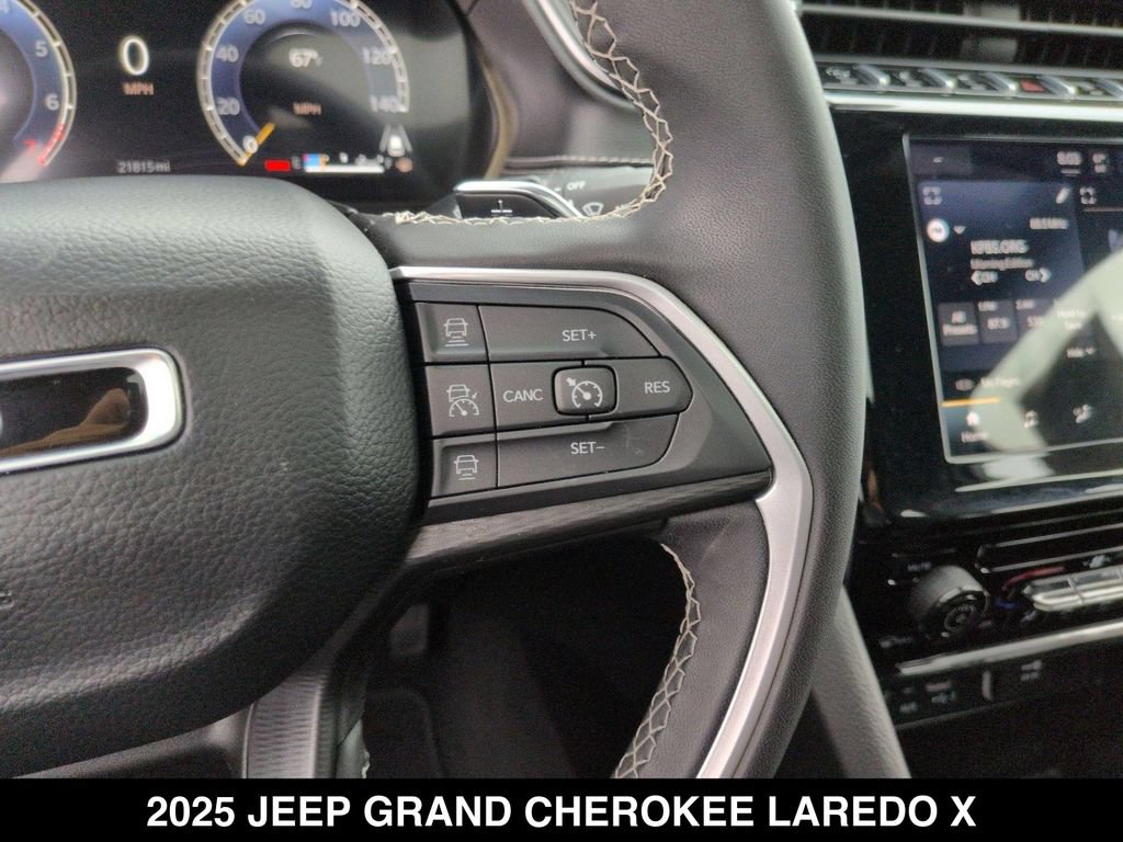 Used 2025 Jeep Grand Cherokee Laredo X AWD/4WD image 19