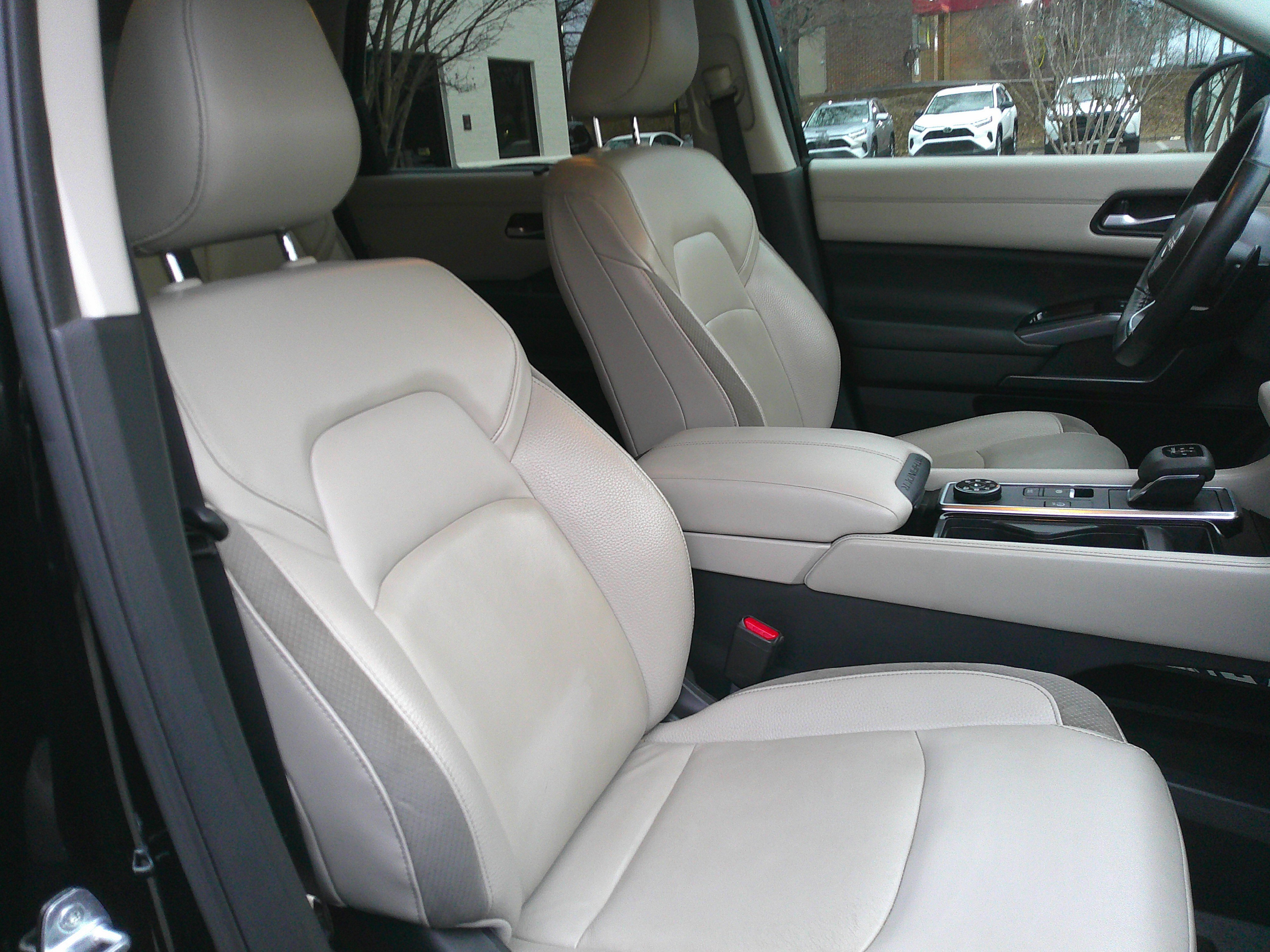 Used 2022 Nissan Pathfinder SL w/ SL Black Package image 34