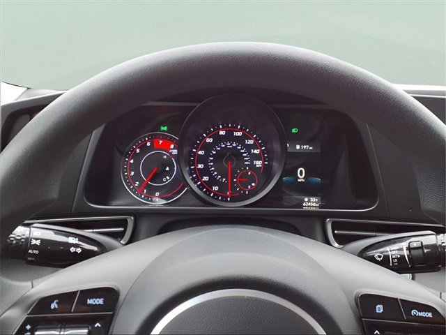 Used 2023 Hyundai Elantra SEL image 14