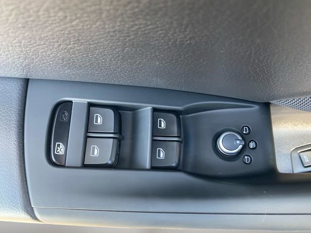 Used 2018 Audi Q3 2.0T Premium w/ Convenience Package image 17