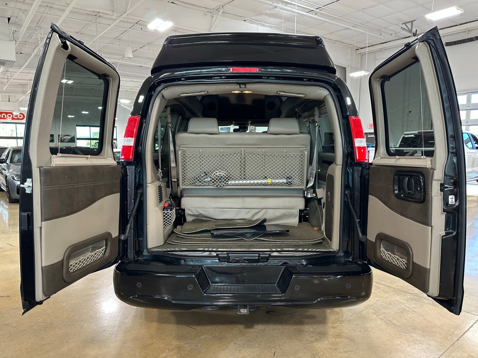 Used 2021 Chevrolet Express 2500 LS w/ Enhanced Convenience Package image 49