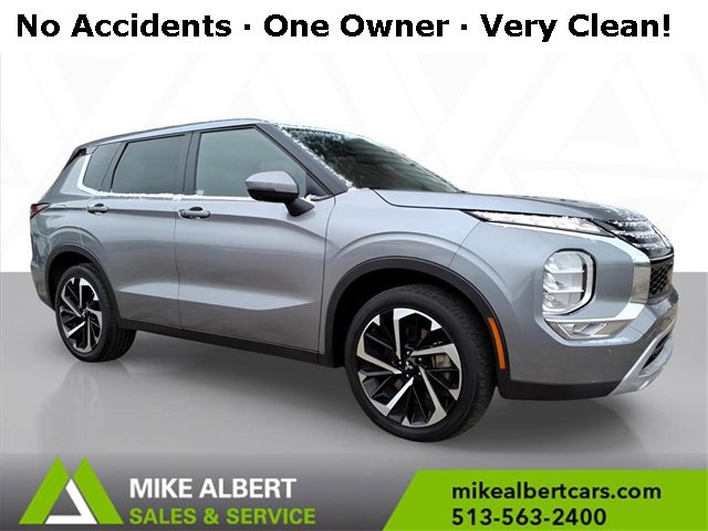 Used 2024 Mitsubishi Outlander SE image 1