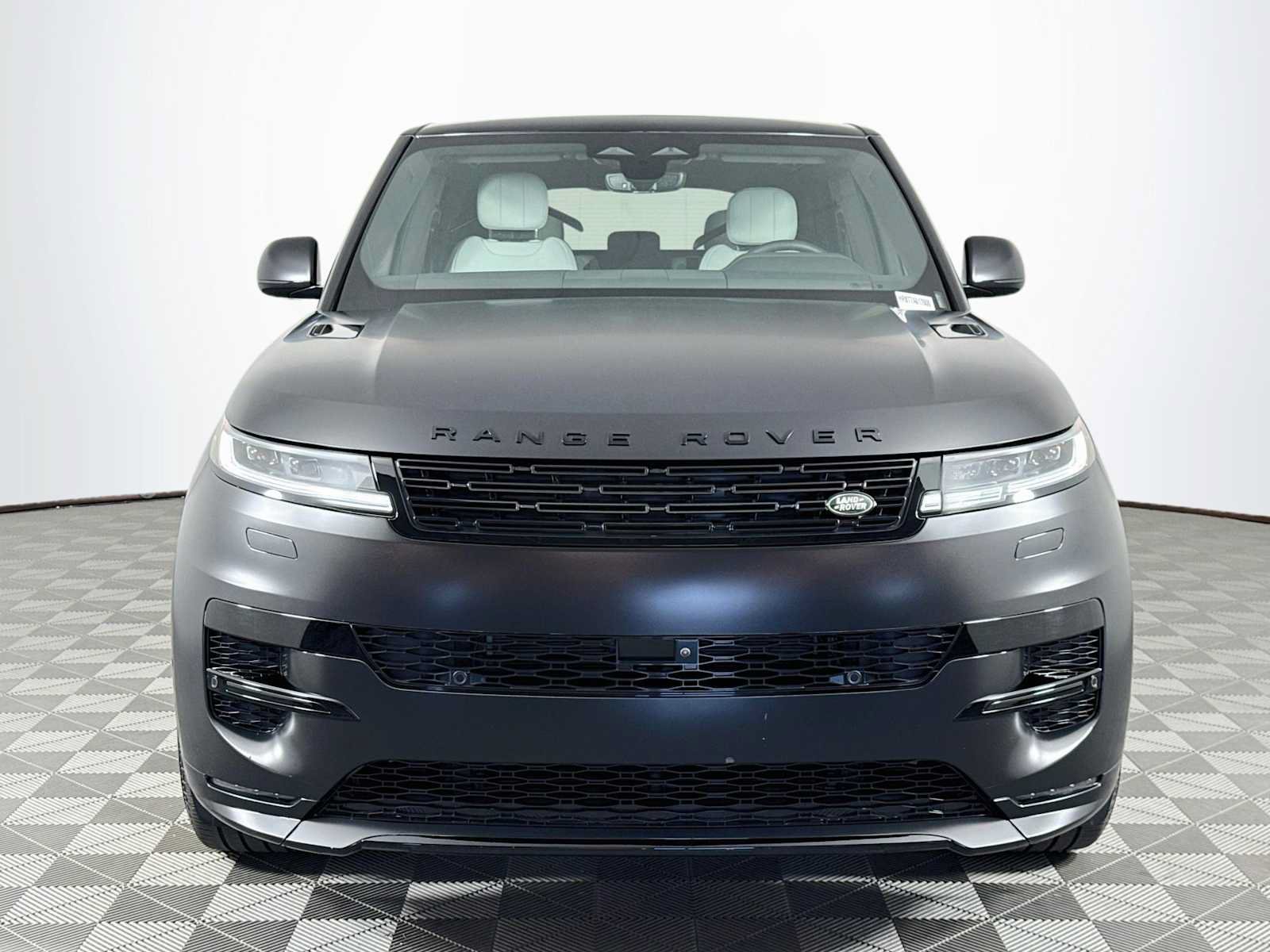 Used 2026 Land Rover Range Rover Sport Dynamic SE AWD/4WD image 2