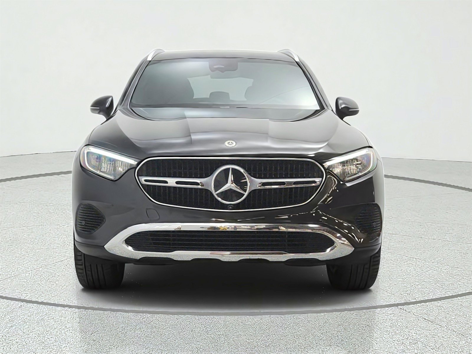 Used 2024 Mercedes-Benz GLC 300 image 2
