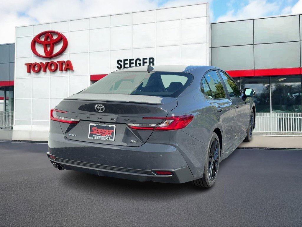 Used 2025 Toyota Camry Hybrid image 3