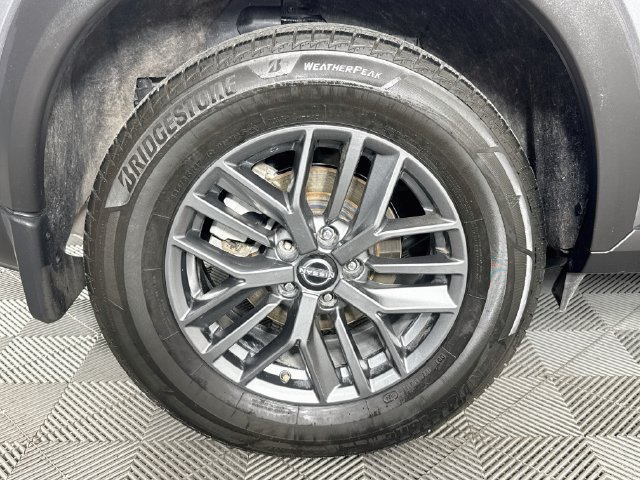 Used 2023 Nissan Rogue S FWD image 30