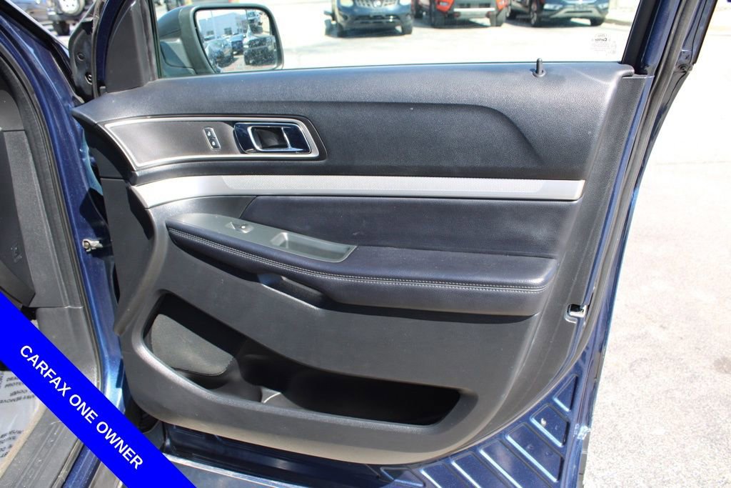 Used 2016 Ford Explorer XLT w/ Equipment Group 202A image 23