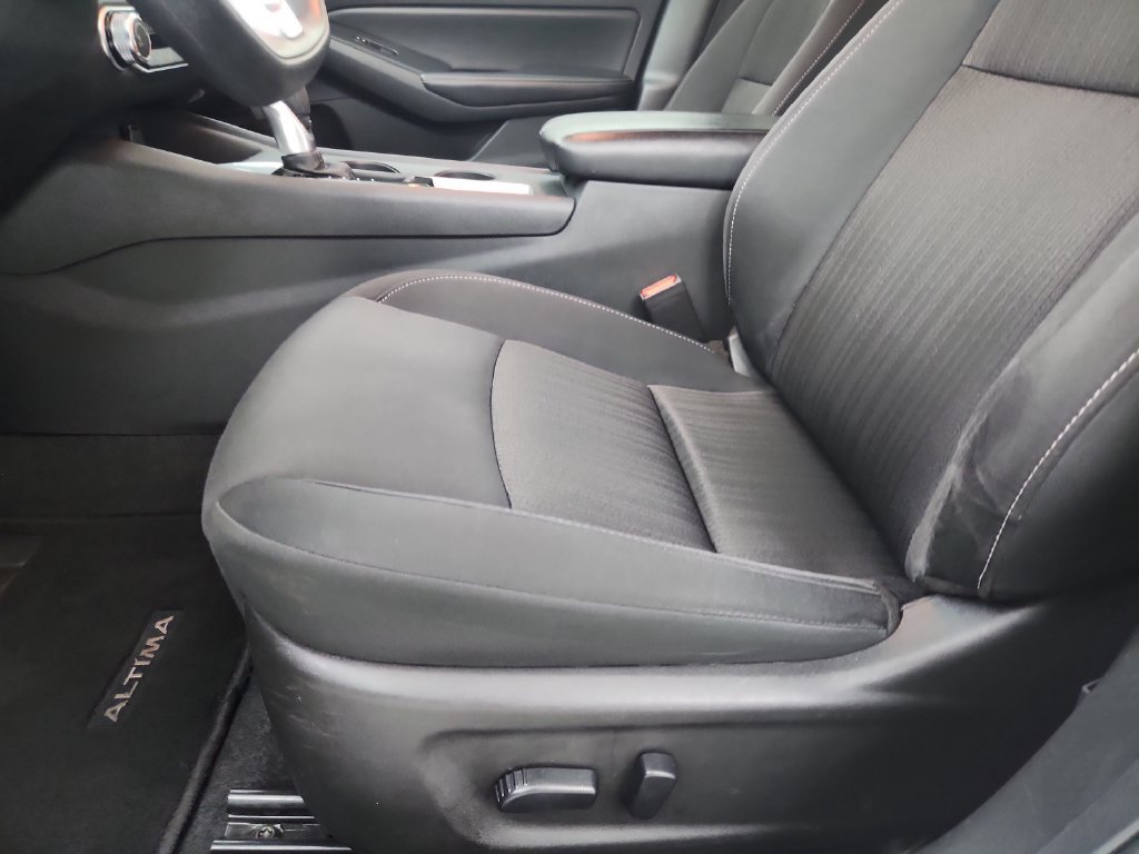 Used 2025 Nissan Altima 2.5 SV FWD image 22