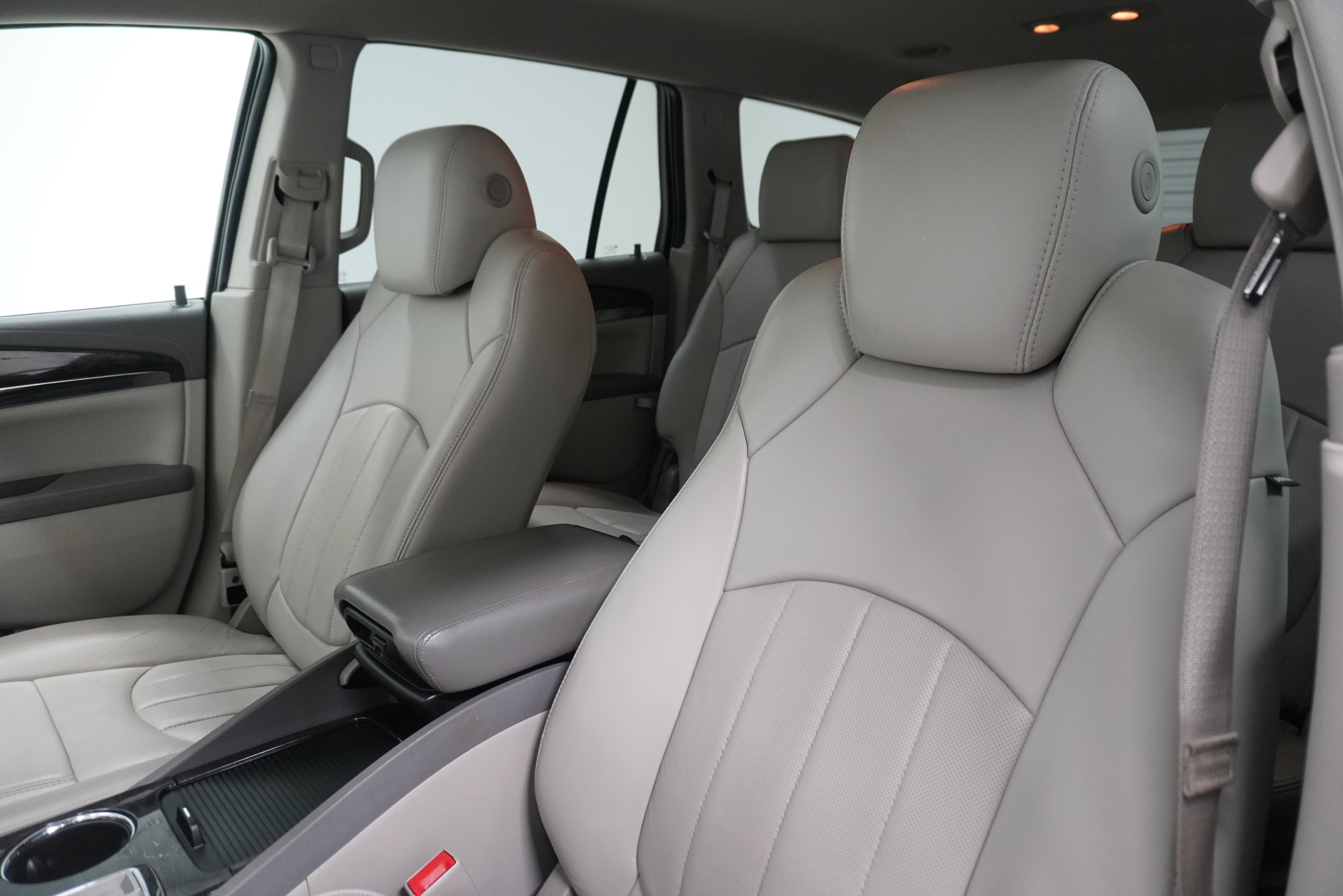 Used 2015 Buick Enclave Leather image 10