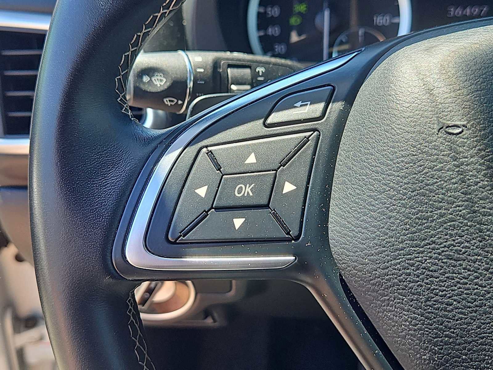Used 2018 INFINITI QX30 AWD image 24