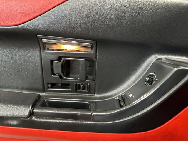 Used 1996 Chevrolet Corvette Coupe RWD image 19