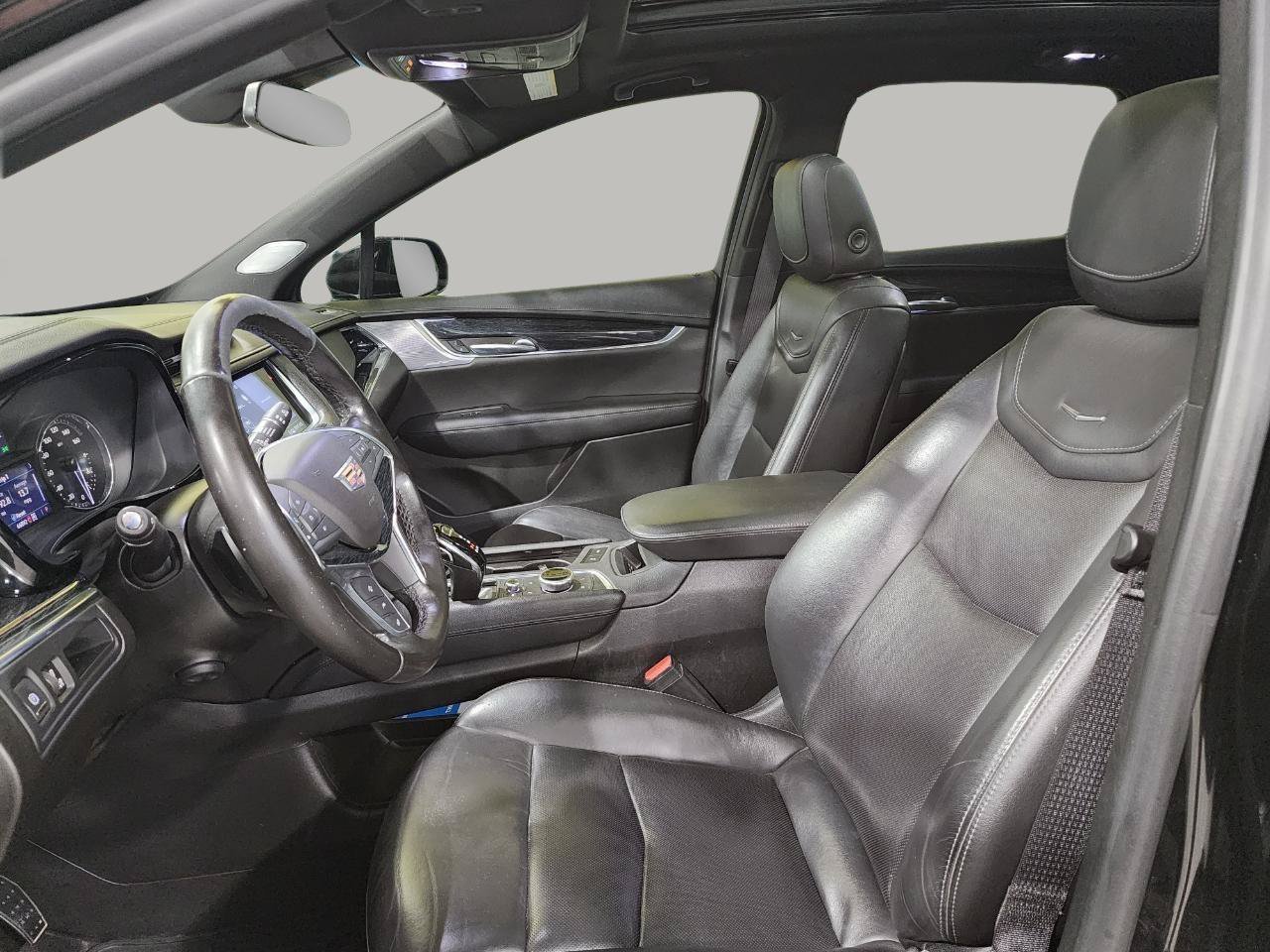 Used 2020 Cadillac XT5 Premium Luxury AWD/4WD image 23