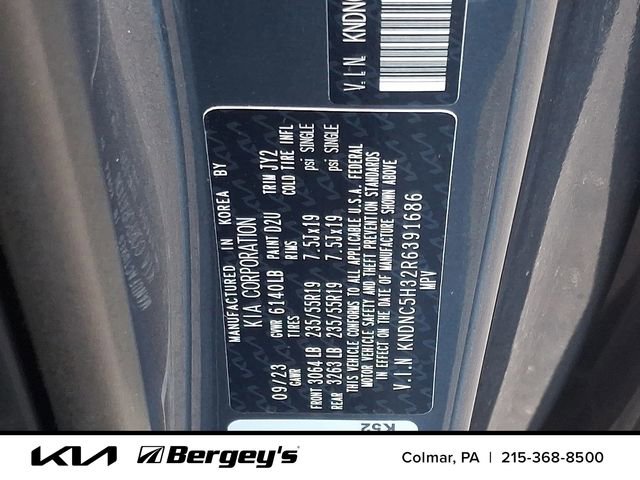 Used 2024 Kia Carnival EX FWD image 32