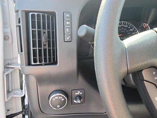 New 2026 Chevrolet Express 2500 Extended w/ Communications Package RWD image 16