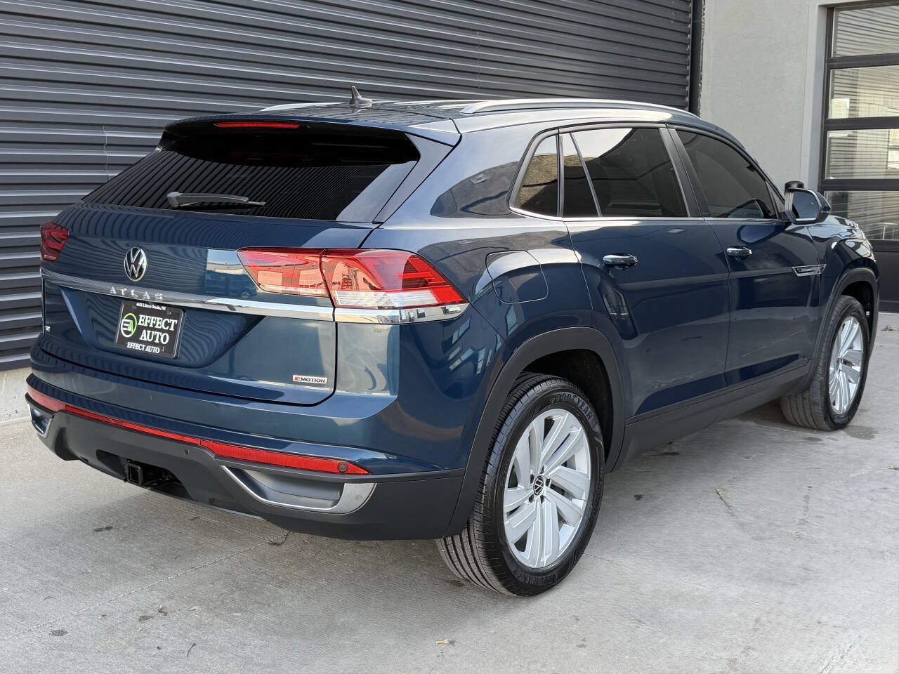 Used 2022 Volkswagen Atlas Cross Sport SE AWD/4WD image 11