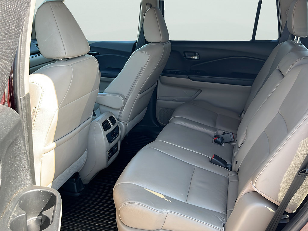 Used 2017 Honda Pilot Touring image 14
