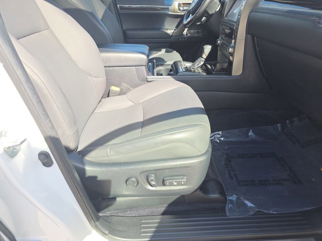 Used 2020 Lexus GX 460 Premium w/ Premium Package image 19