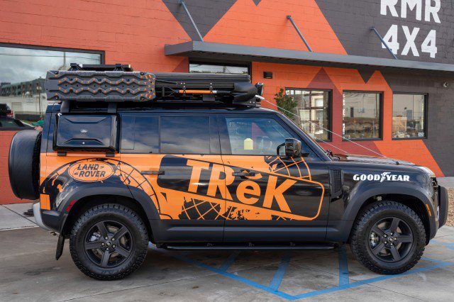 Used 2023 Land Rover Defender 110 S image 3