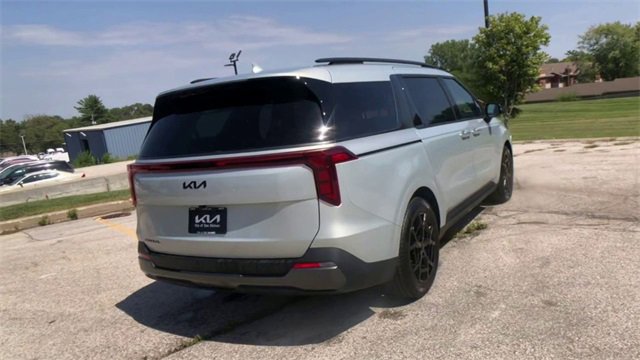 New 2026 Kia Carnival SX image 2