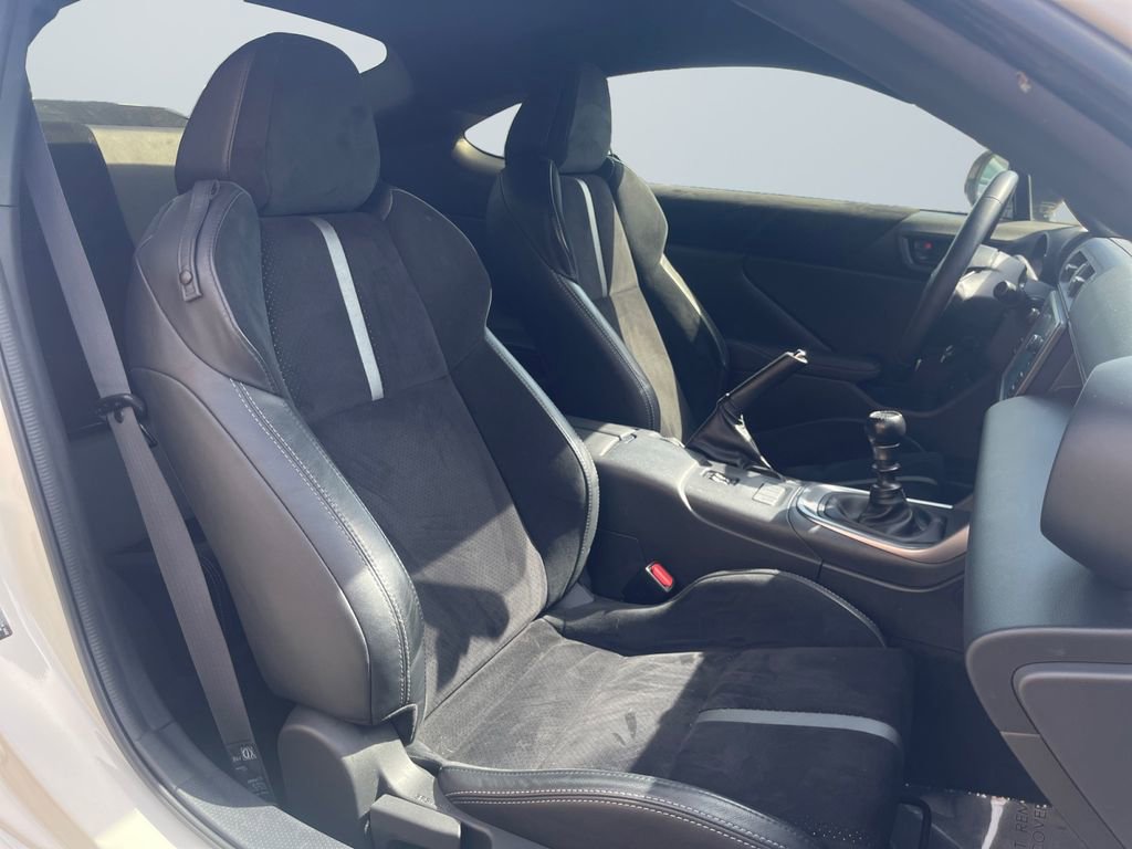 Used 2023 Toyota GR86 Premium w/ ALL Weather Mat Package (TMS) image 15