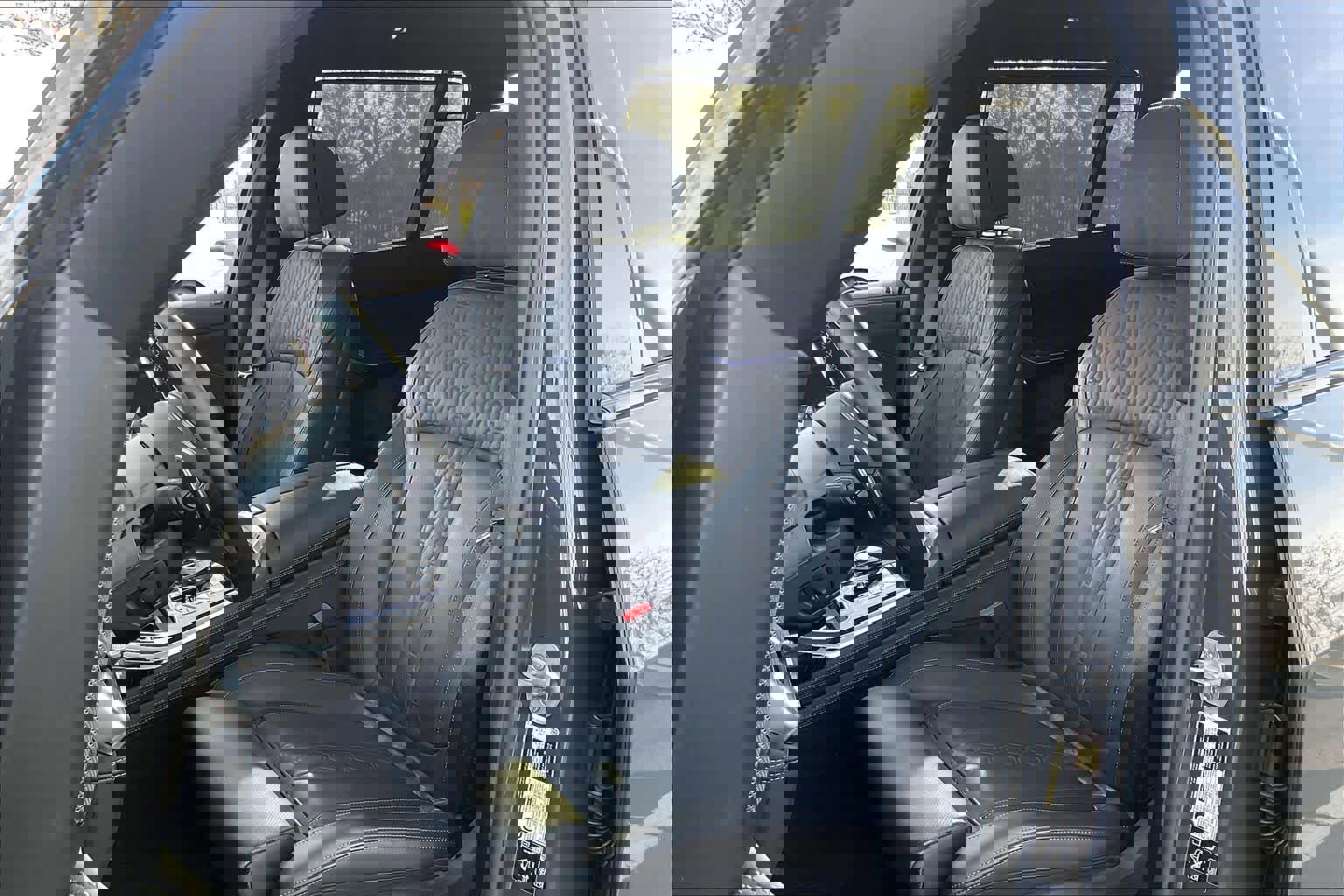 Used 2025 BMW X7 M60i image 27