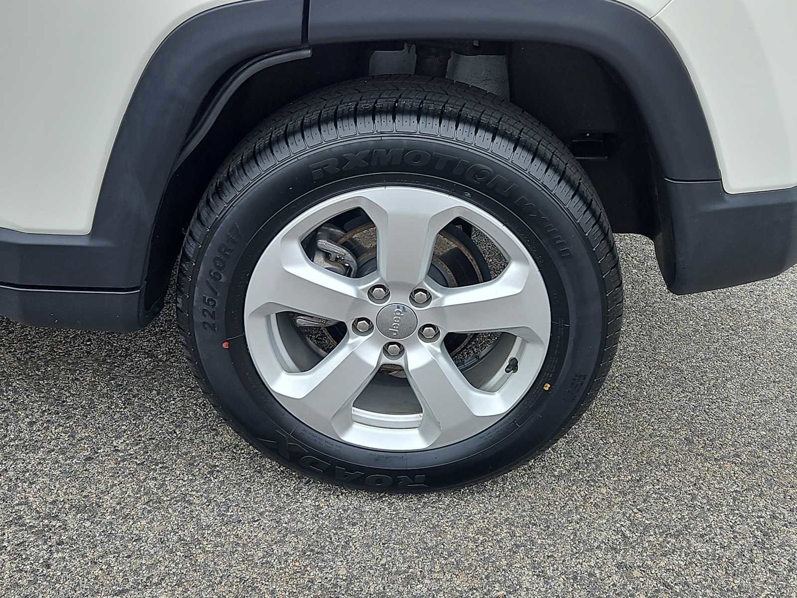 Used 2019 Jeep Compass Latitude AWD/4WD image 8