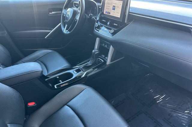 Certified 2025 Toyota Corolla Cross XLE FWD image 20