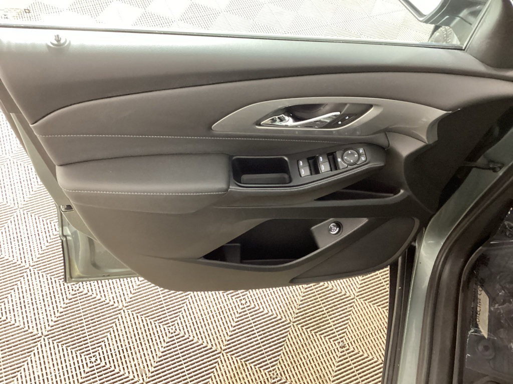Used 2023 Chevrolet Traverse LT w/ LPO, Floor Liner Package AWD/4WD image 18