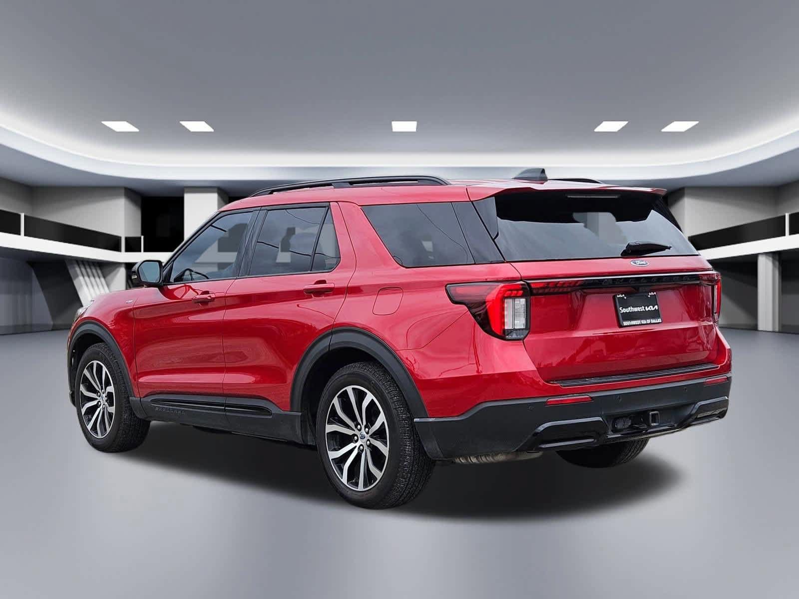 Used 2025 Ford Explorer ST-Line RWD image 4