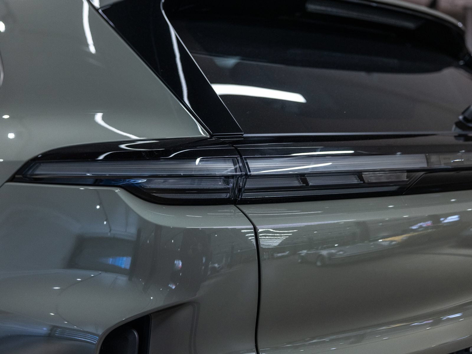 New 2026 Porsche Cayenne Turbo AWD/4WD image 25