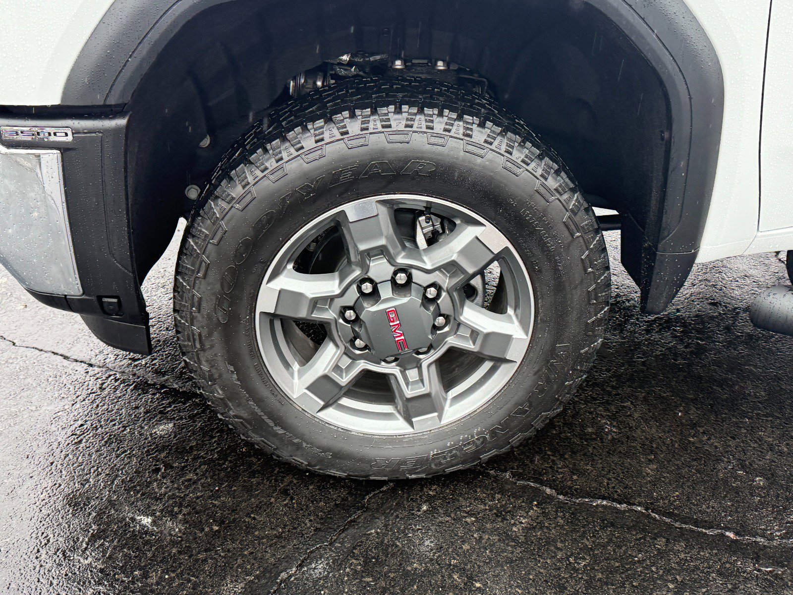 New 2026 GMC Sierra 3500 SLE w/ SLE Value Package image 9