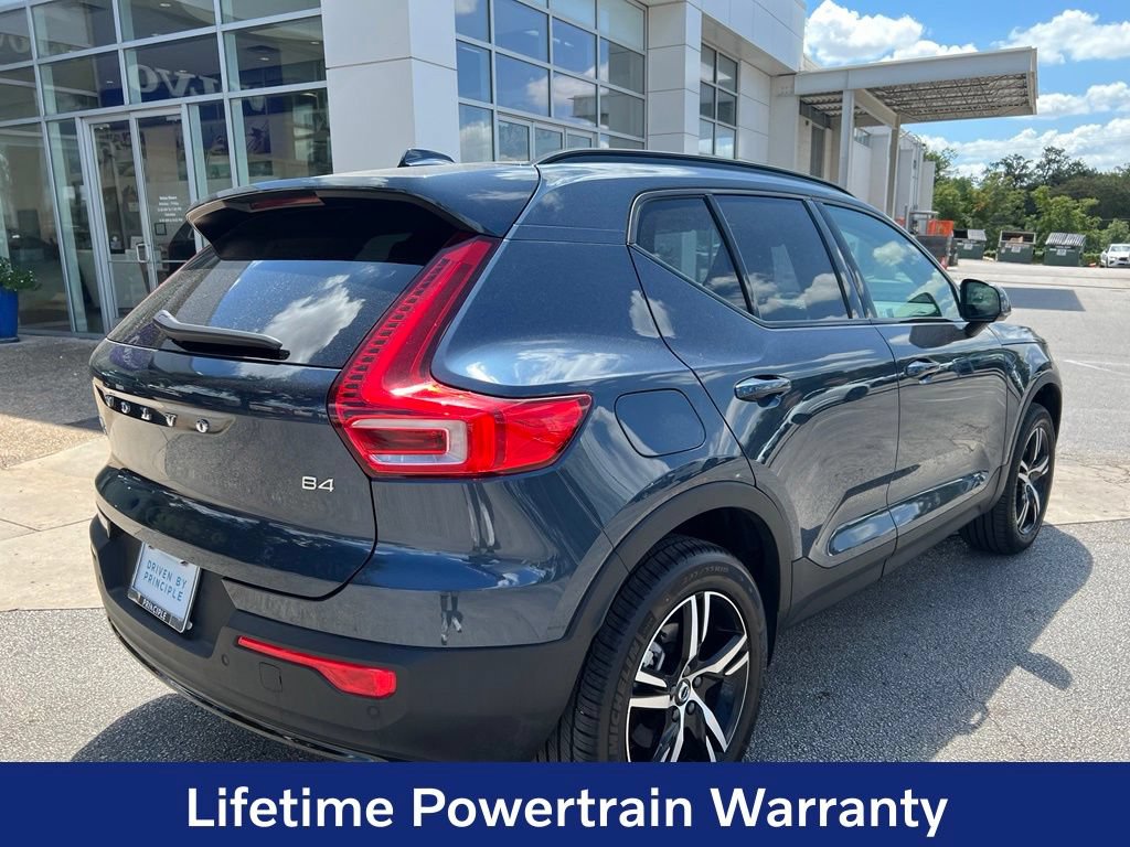 Certified 2026 Volvo XC40 B4 Core FWD image 7