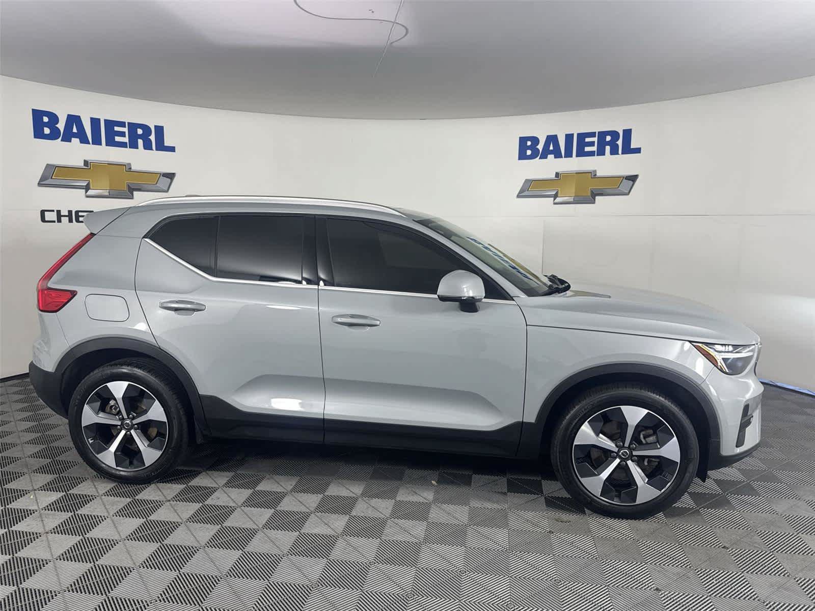 Used 2025 Volvo XC40 B5 Core w/ Protection Package Premier AWD/4WD image 6
