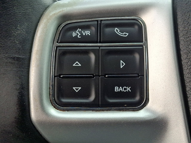 Used 2016 Chrysler Town & Country Touring-L FWD image 22