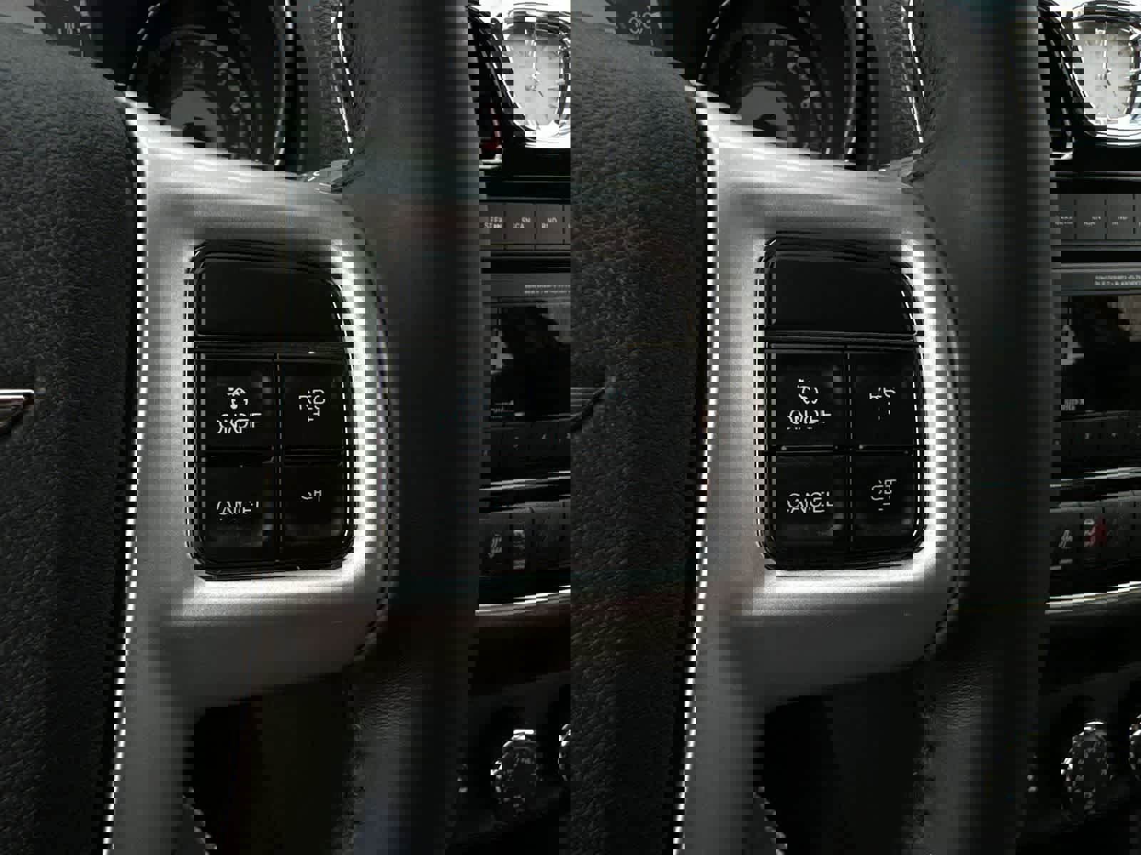 Used 2013 Chrysler 200 Limited image 25