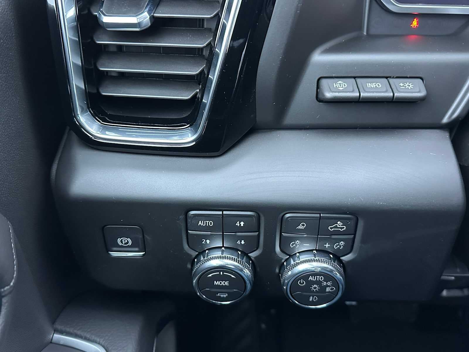 New 2026 GMC Sierra 2500 Denali w/ Technology Package image 33