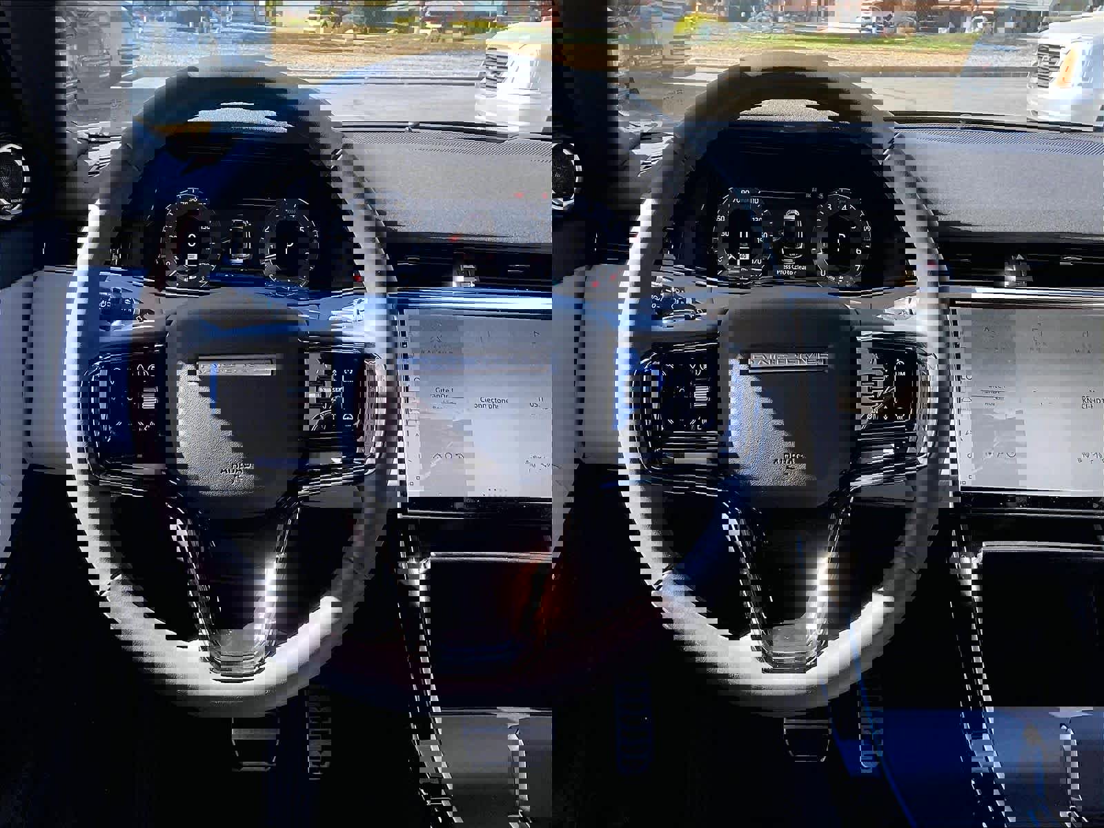 Used 2026 Land Rover Range Rover Evoque Dynamic SE image 7