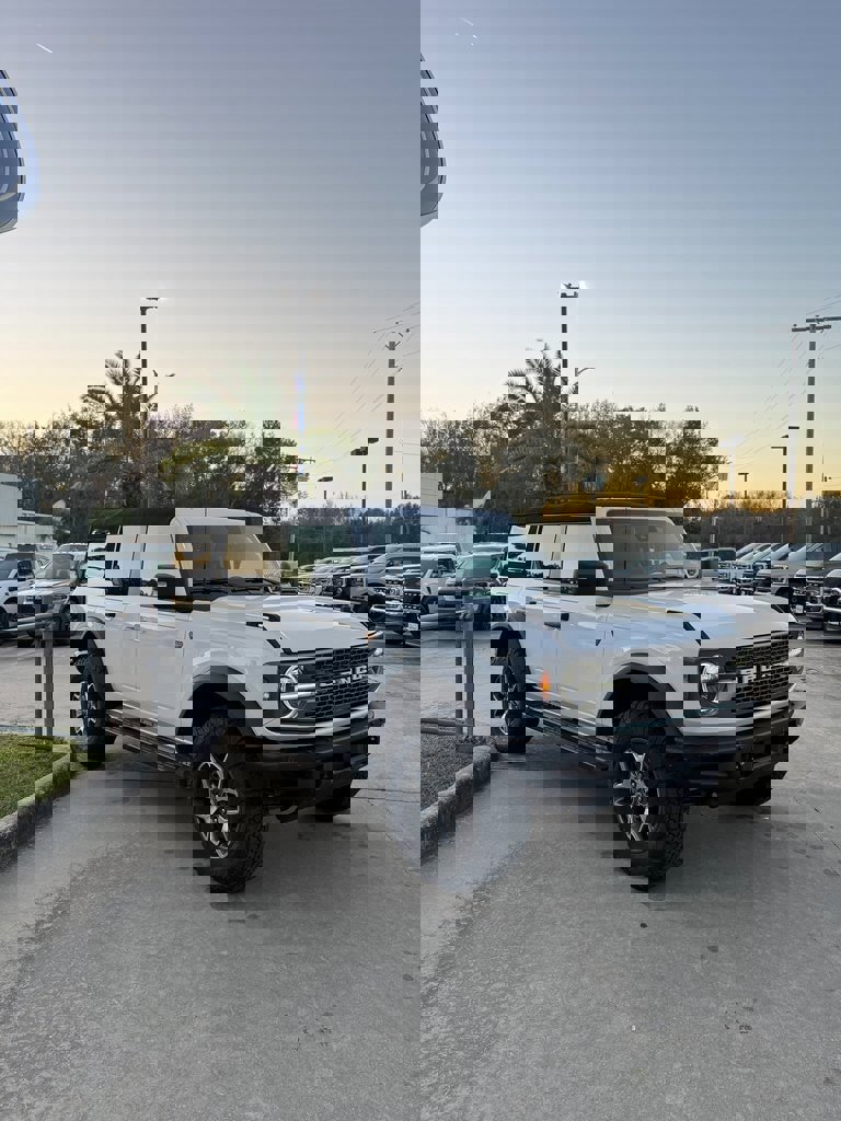 Used 2024 Ford Bronco Badlands image 4