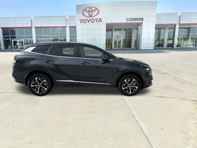 Used 2023 Kia Sportage EX AWD/4WD image 3